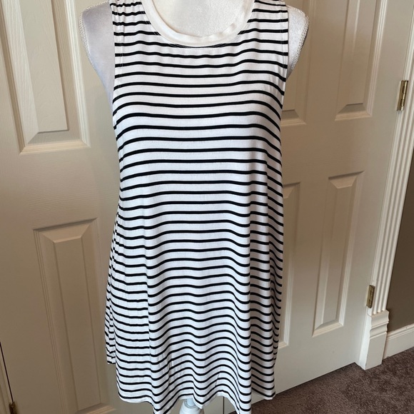 Tobi Tops - TOBI black and white striped shirt